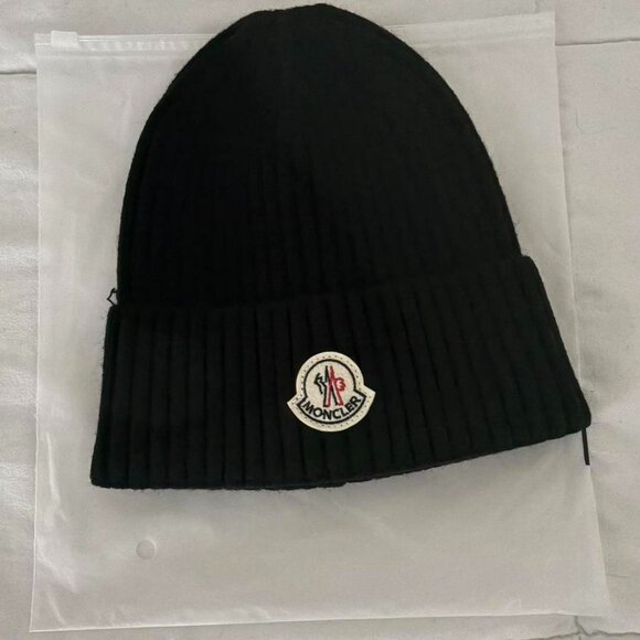 Moncler Classic Black Knit Beanie - Picture 3 of 4